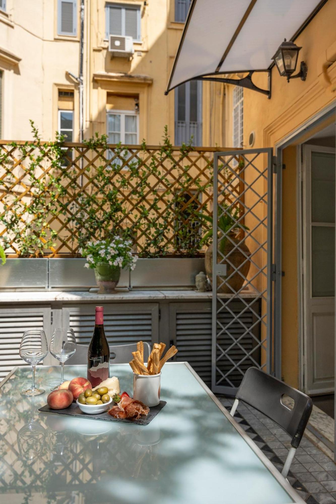 Domus Alexander, Terrace Downtown Apartment Рим Экстерьер фото